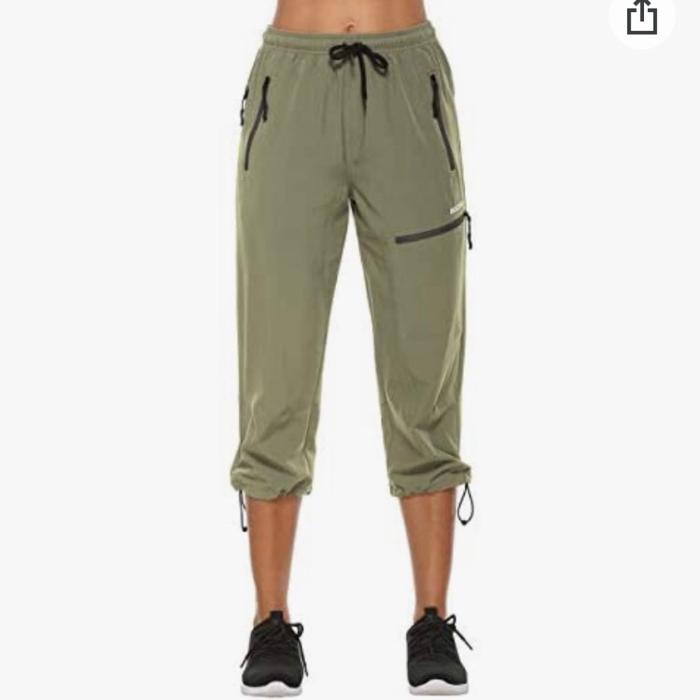 MOCOLY Women's 3/4 Cargo Hiking Pants